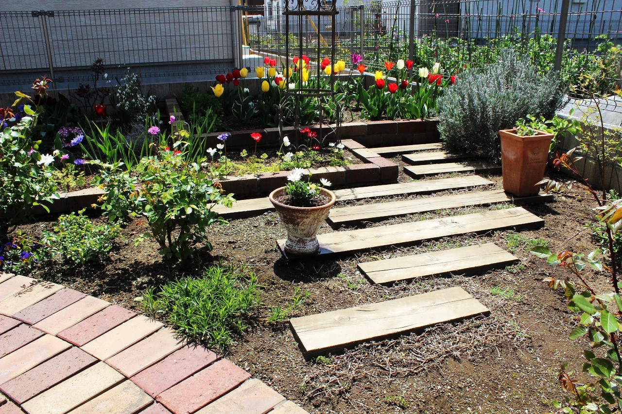 鴻巣市の花壇・菜園の施工事例