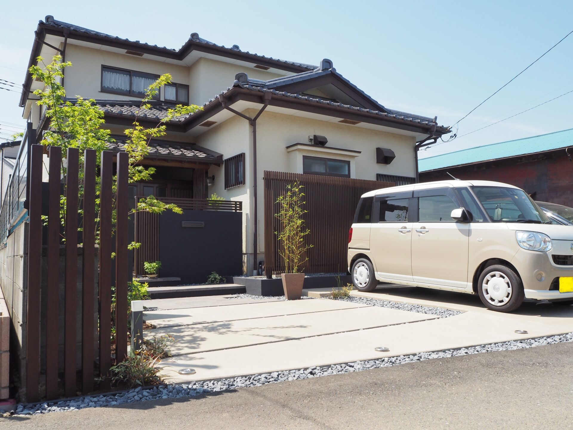 行田市　セミクローズドからオープンな和モダンテイストへのリノベーション外構