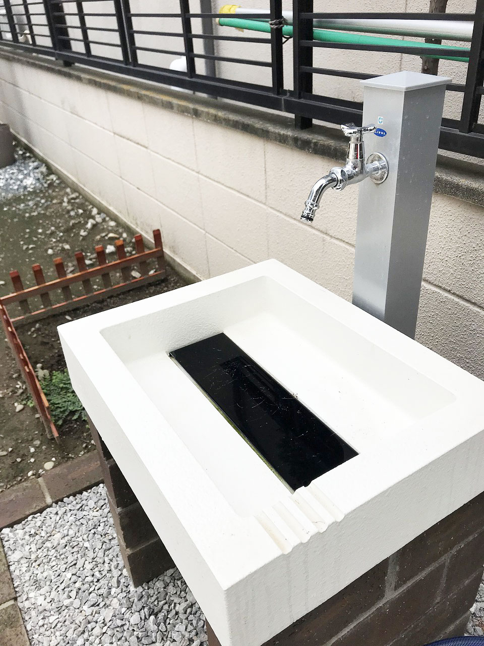 熊谷市　シンプルですっきりした立水栓　ニッコーエクステリア『コロル』