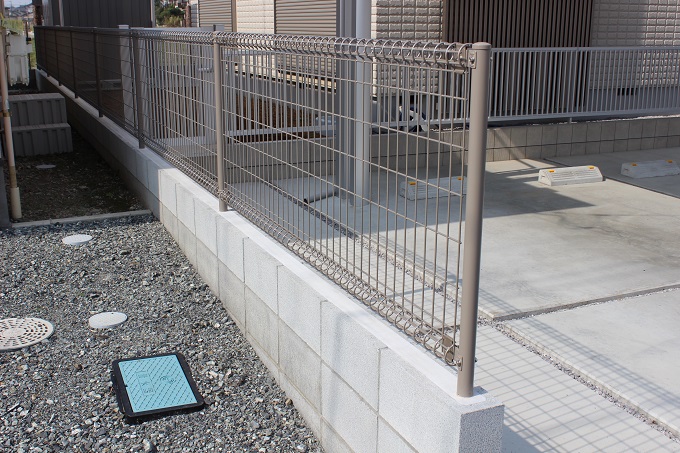 熊谷市　お隣との間に境界フェンス「ユメッシュR」