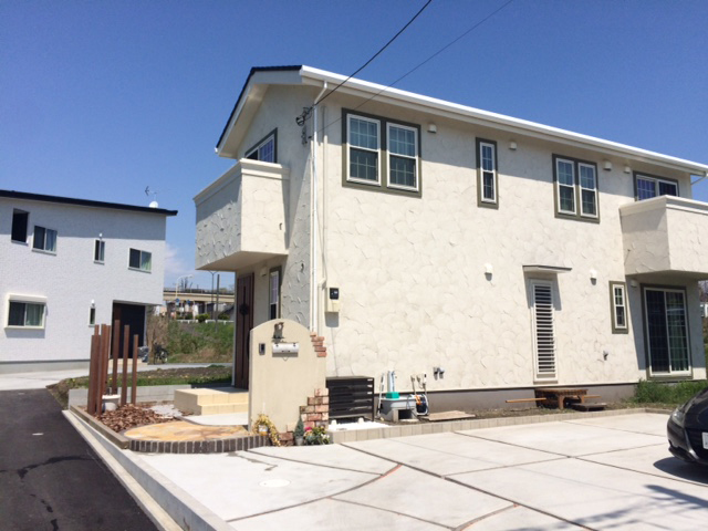 東松山市　アンティーク素材を使用したシャビーシックなエクステリア