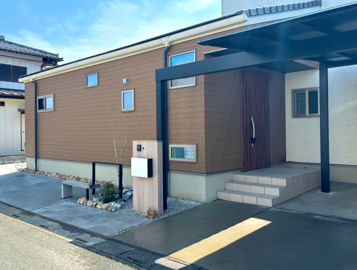 羽生市　使い勝手とデザイン性を両立したナチュラルモダンな外構