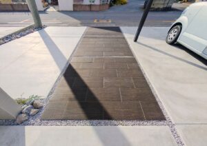 東松山市 機能的な設計の中に、素材の質感と光の陰影が静かに息づくエクステリア