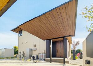 東松山市　機能的な設計の中に、素材の質感と光の陰影が静かに息づくエクステリア