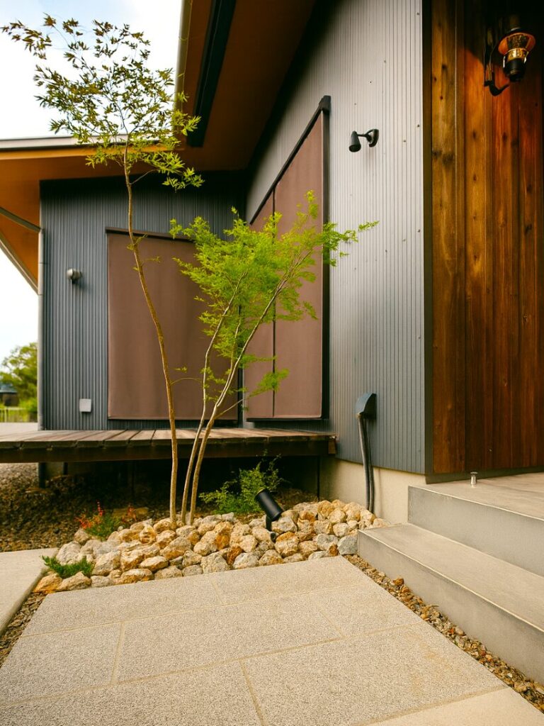 外構で人気の「割栗石」とは?メリット・デメリットと上手な使い方を解説 | コラム| Eco.green planning |熊谷など埼玉県北部 ...